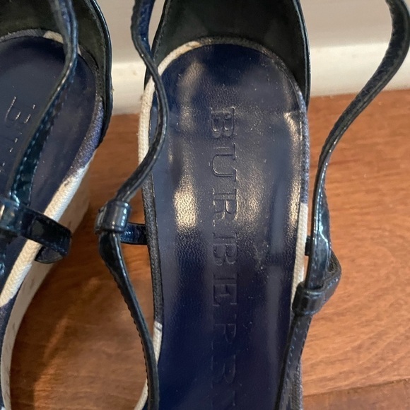 Burberry sandals size 37 - Picture 2 of 6